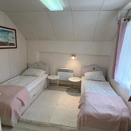 Apartment Napsugar Vendeghaz