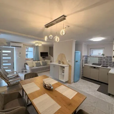 Apartament Napsugar Vendeghaz Mezőkövesd